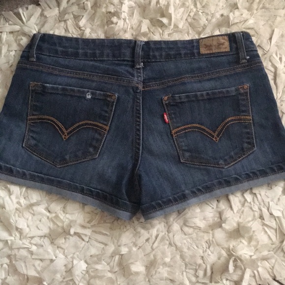 Levi’s Shorty Shorts❕ - Picture 3 of 3